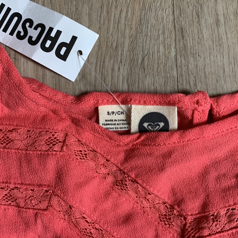 Roxy Size Small - image 3